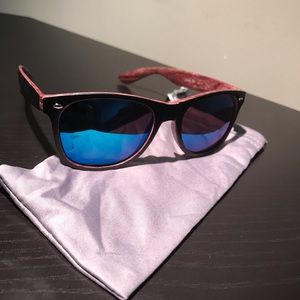 Wayfarer styles sunglasses